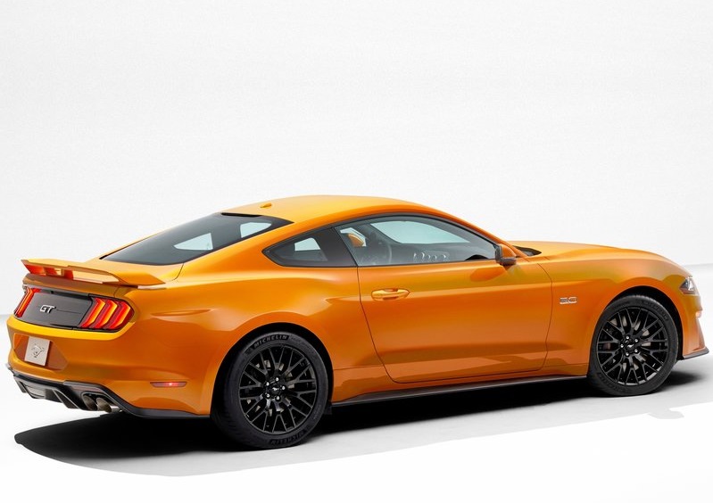 FORD MUSTANG GT