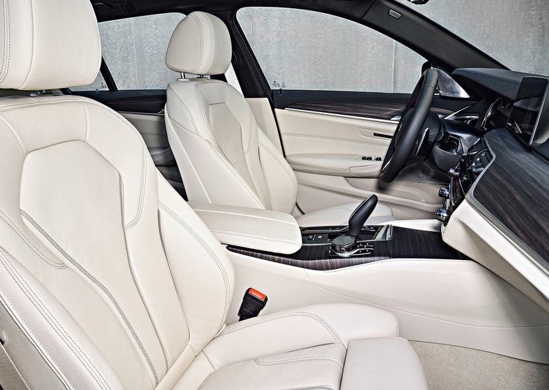 BMW 5 SERIES TOURING-2018