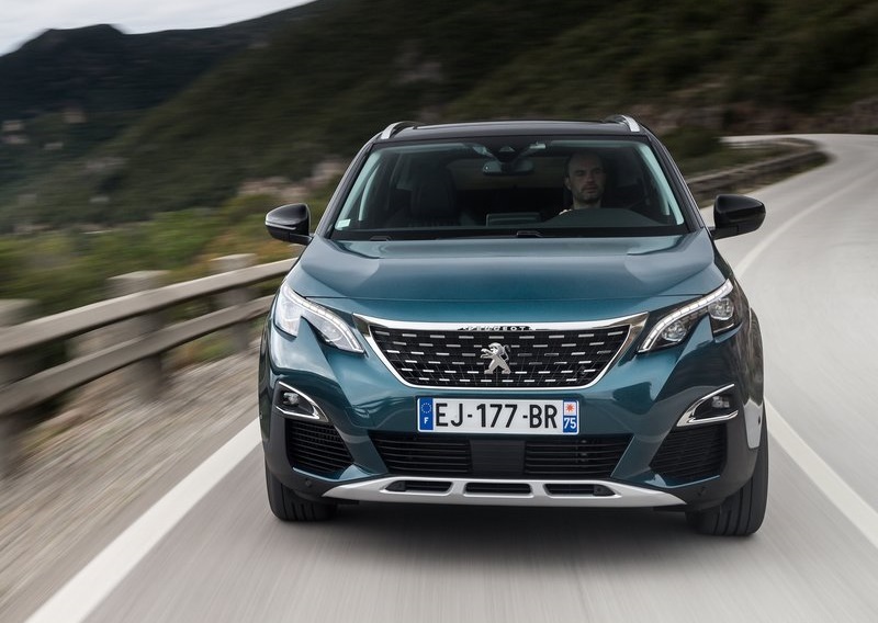 PEUGEOT 5008