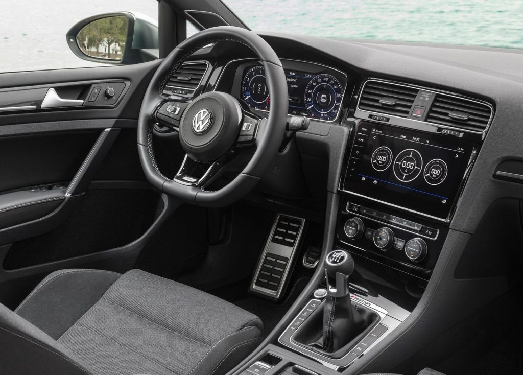 VW GOLF R VARIANT