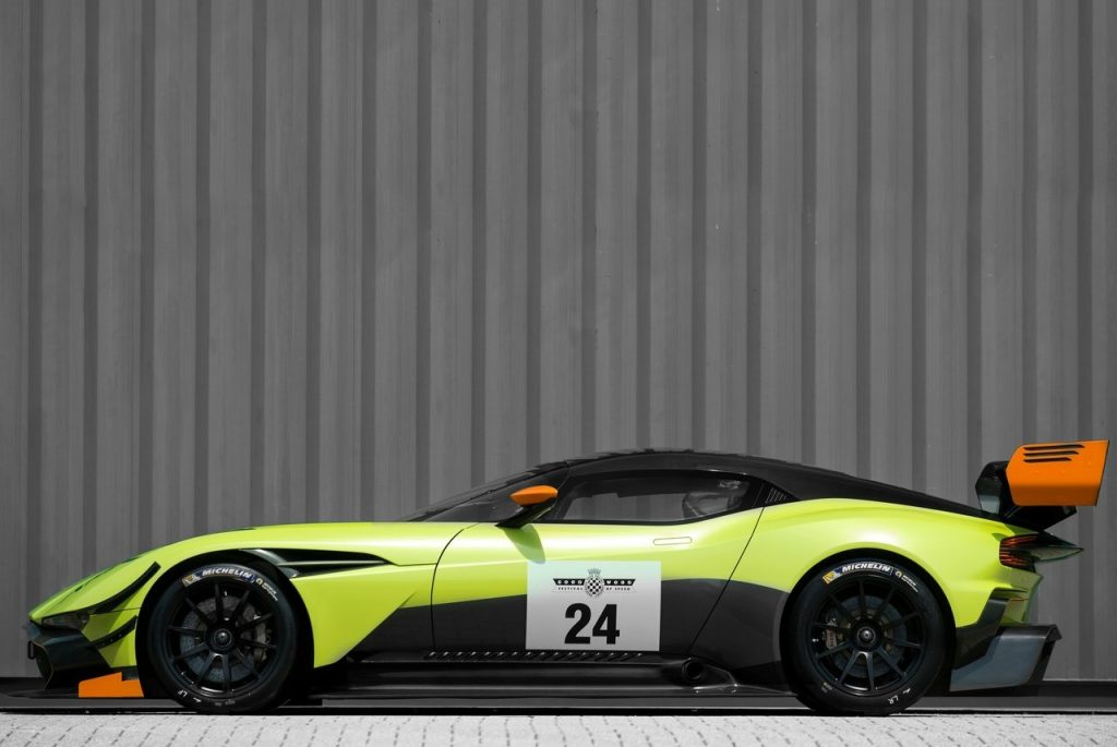 ASTON MARTIN VULCAN AMR PRO