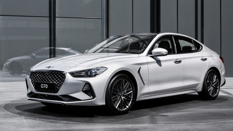 GENESIS G70 ile seriyi tamamladı.