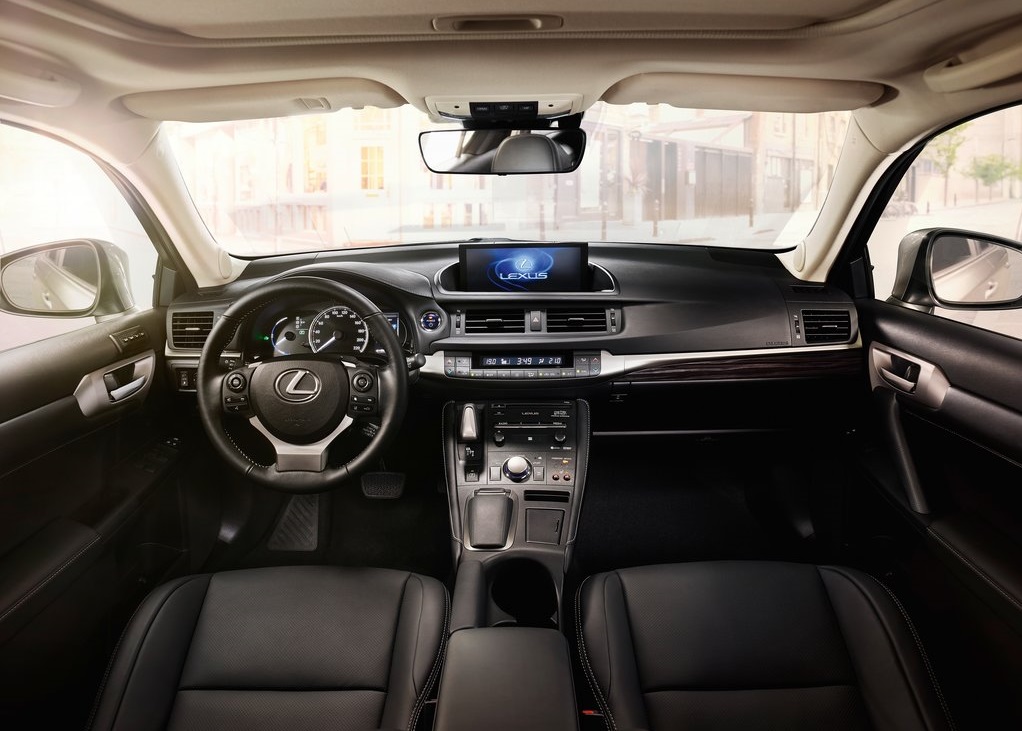 2018 LEXUS CT 200H