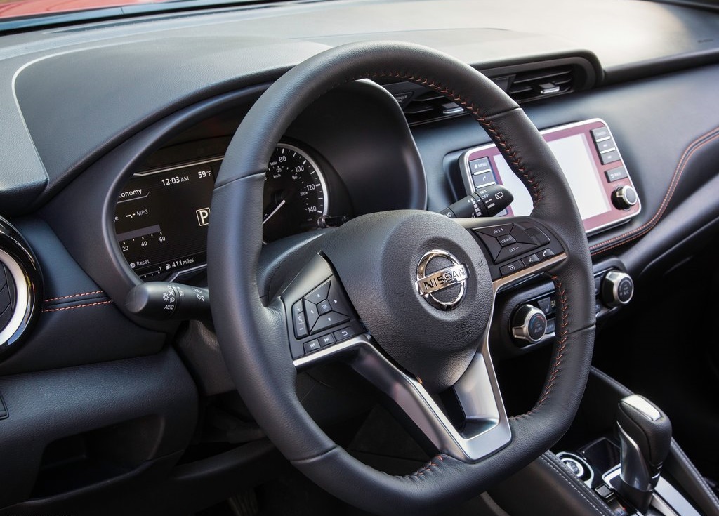 2018 NISSAN KICKS-oopscars