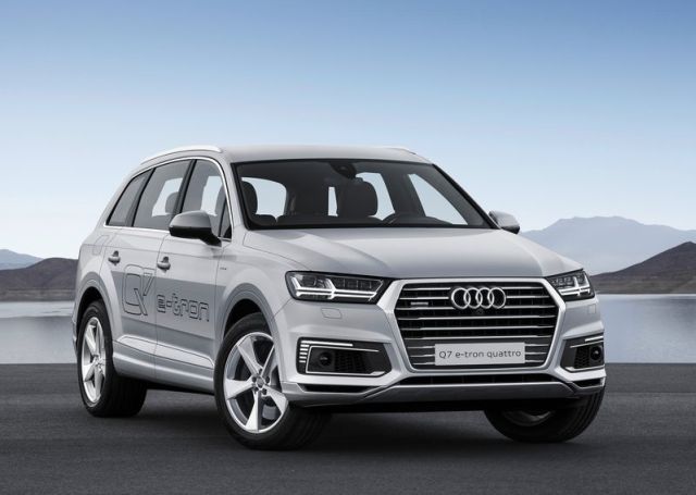 2017_AUDI_Q7_e-tron_2.0_TFSI_QUATTRO_pic-2