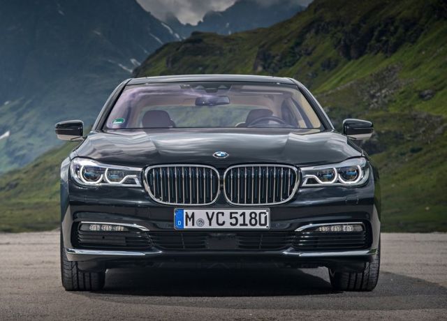 2017_BMW_740LE_XDRIVE_pic-3