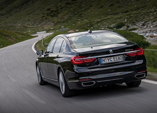 2017_BMW_740LE_XDRIVE_pic-7