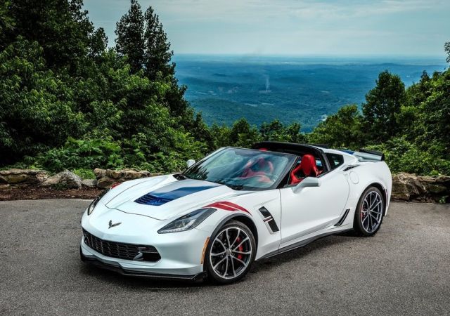 2017_corvette_grand_sport_pic-2