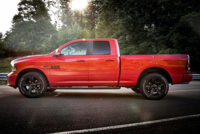 2017_DODGE_RAM_1500_Night_Package_pic-3