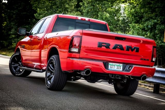 2017_DODGE_RAM_1500_Night_Package_pic-4