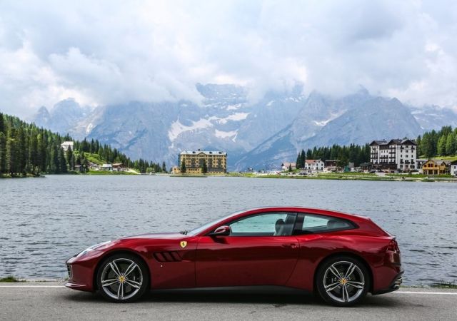 FERRARI GTC4 LUSSO