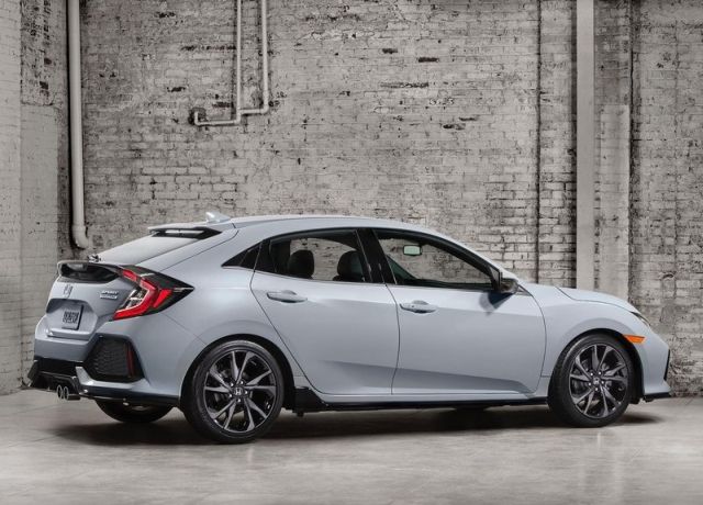 2017_HONDA_CIVIC_HB_pic-2