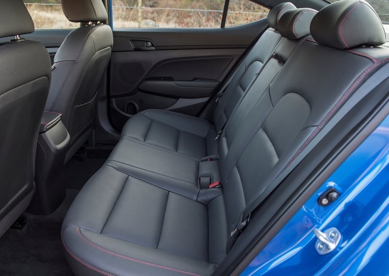 2017_hyundai_elantra_sport_pic-10