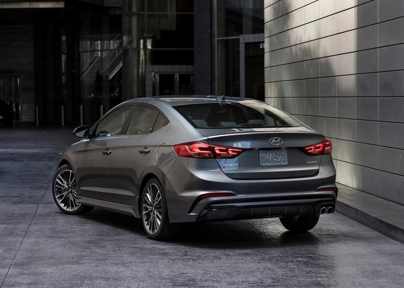 2017_hyundai_elantra_sport_pic-6