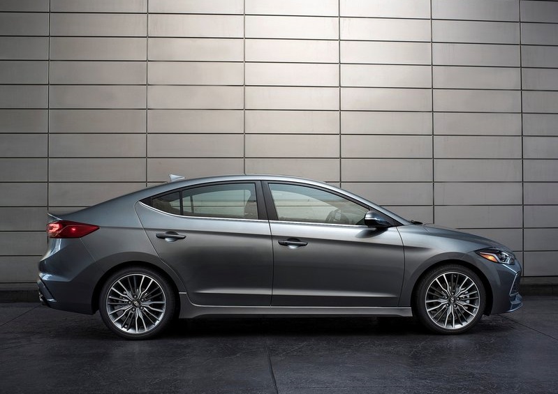 2017_hyundai_elantra_sport_pic-7