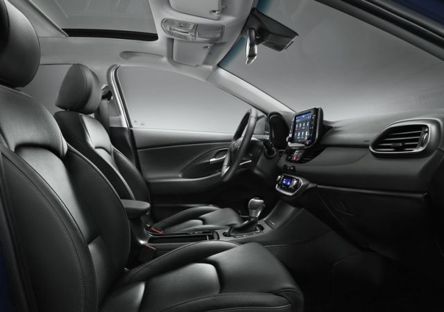2017_hyundai_i30_pic-7