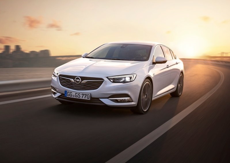 2017_insignia_grand_sport_pic-5