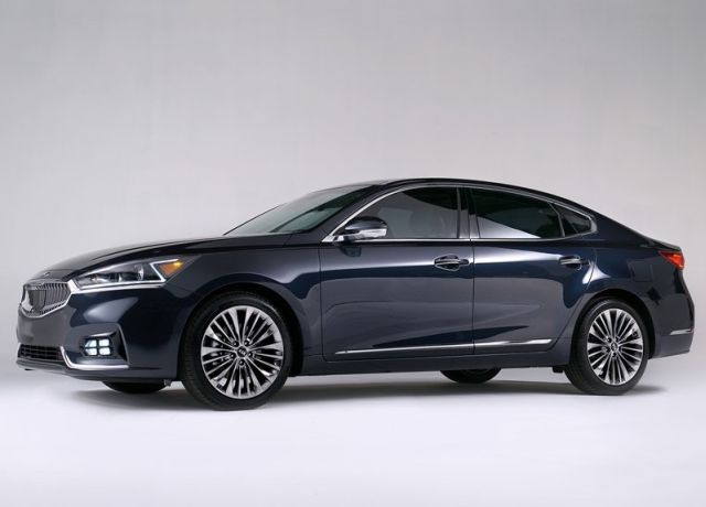 2017_KIA_CADENZA_pic-5