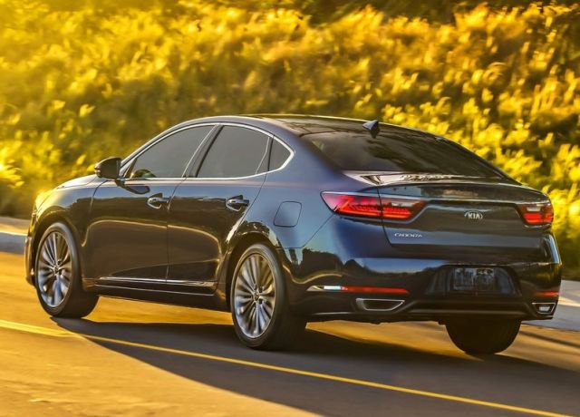 2017_KIA_CADENZA_pic-7