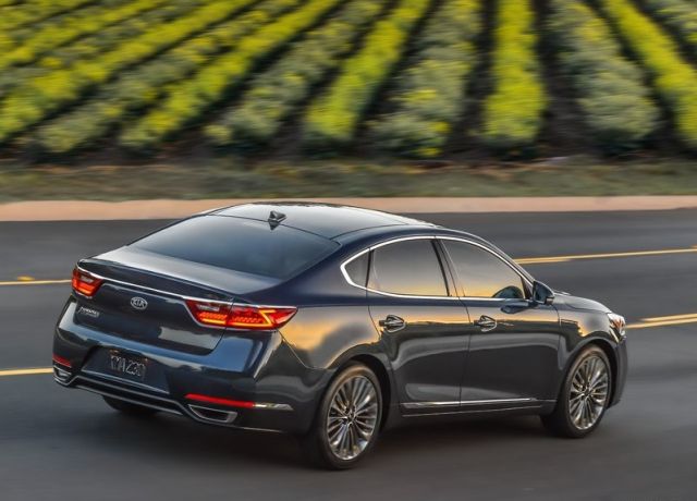 2017_KIA_CADENZA_pic-8