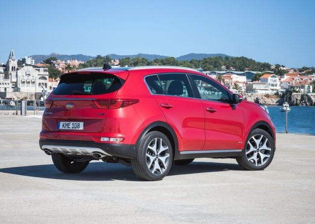 red KIA SPORTAGE