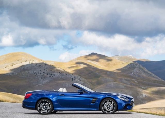 2017_MERCEDES_SL_pic-5