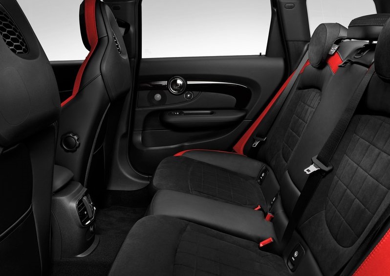 MINI COOPER CLUBMAN JCW interior