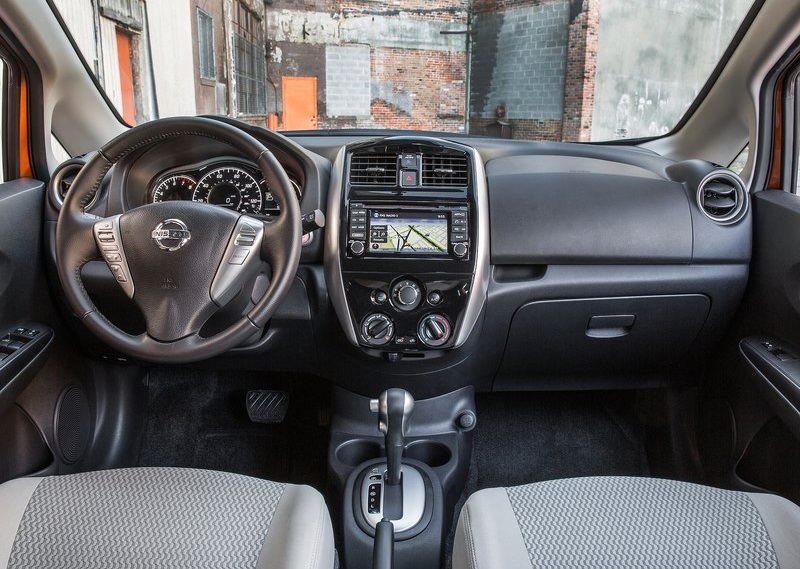 2017_nissan_versa_note_pic-6