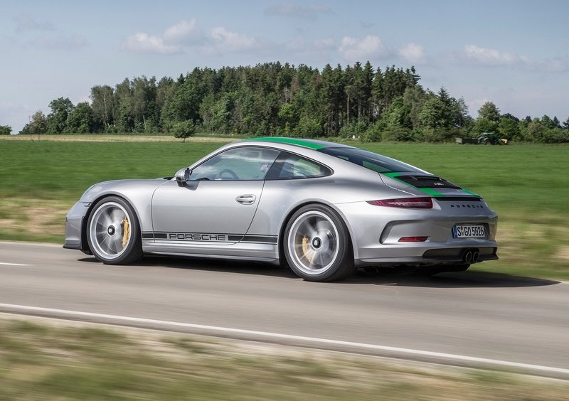 2017_porsche_911_r_pic-11