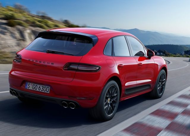 2017_PORSCHE_MACAN_GTS_pic-3