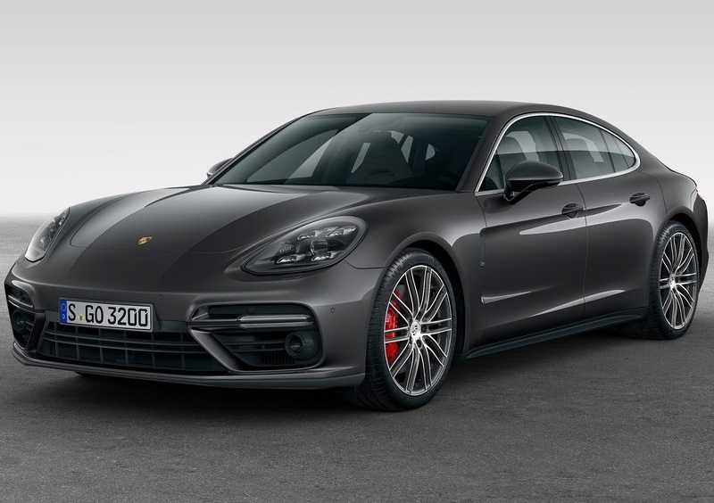 2017 PORSCHE PANAMERA