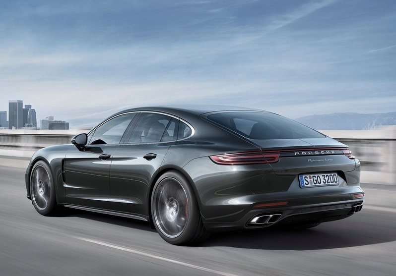 2017_porsche_panamera_pic-9