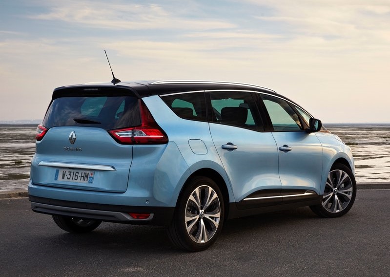 2017_RENAULT_GRAND_SCENIC_pic-2