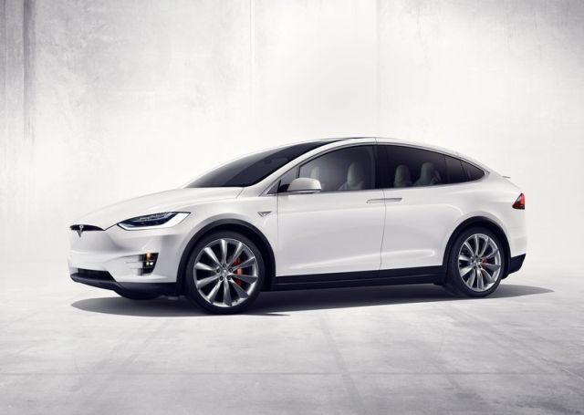 2017_TESLA_MODEL_X_pic-2