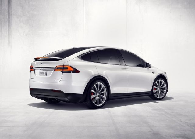 2017_TESLA_MODEL_X_pic-3