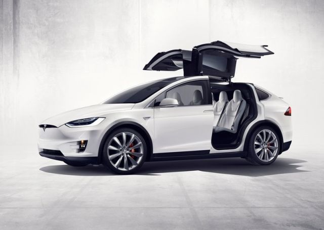 2017_TESLA_MODEL_X_pic-4