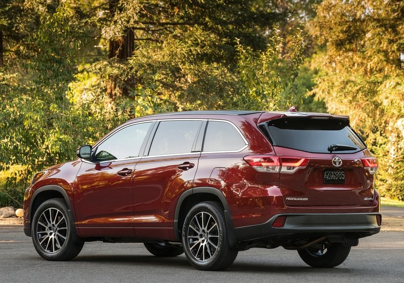 2017_toyota_highlander_pic-4