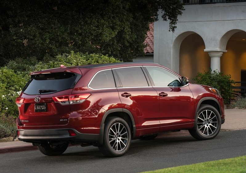 2017_toyota_highlander_pic-6