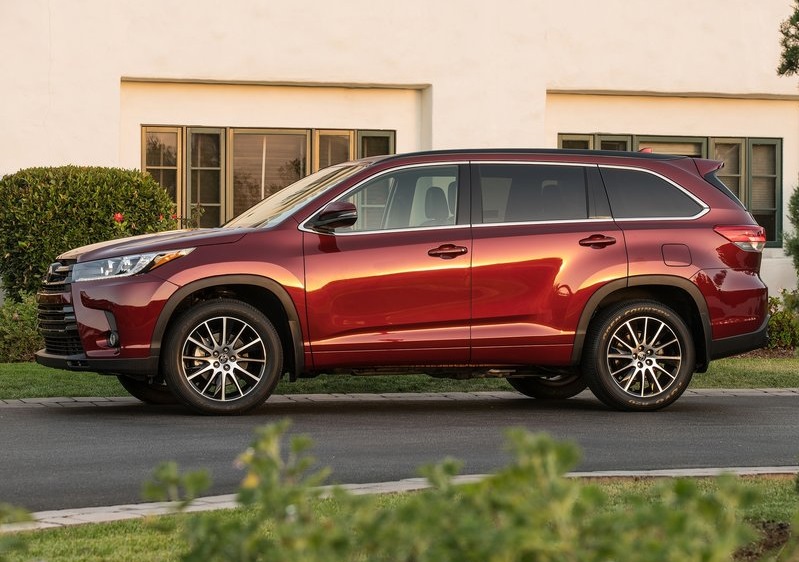 2017_toyota_highlander_pic-8