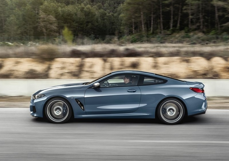 BMW 8 SERIES COUPE