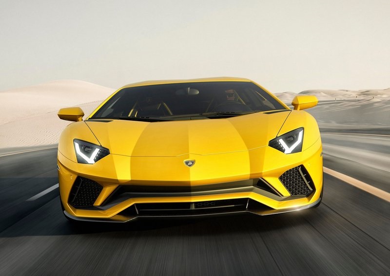 LAMBORGHINI AVENTADOR