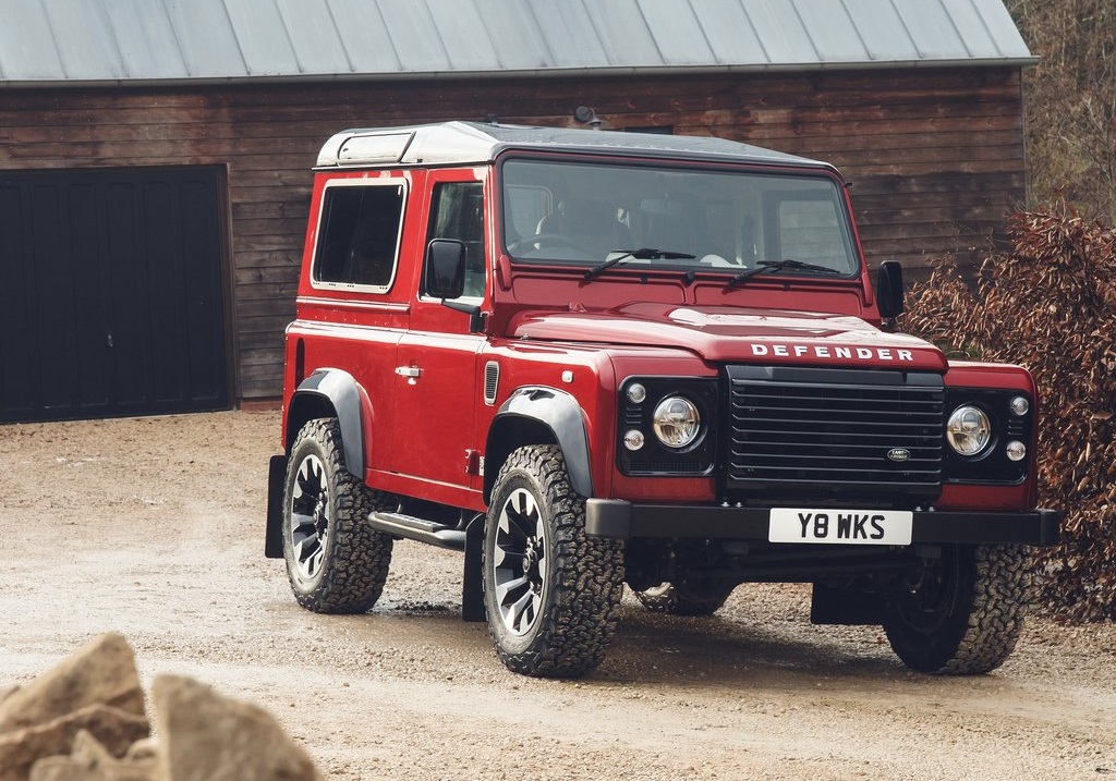 2018 LAND ROVER WORKS V8