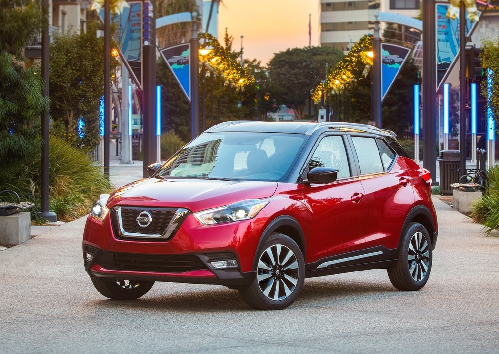 2018 NISSAN KICKS-oopscars