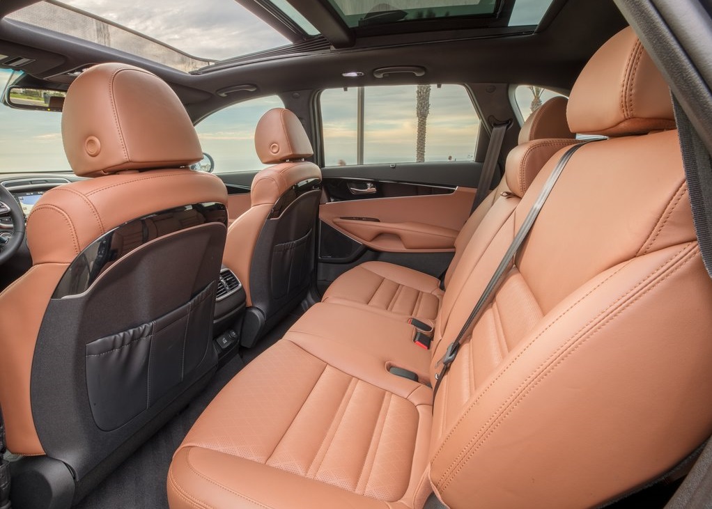2019 KIA SORENTO-interior