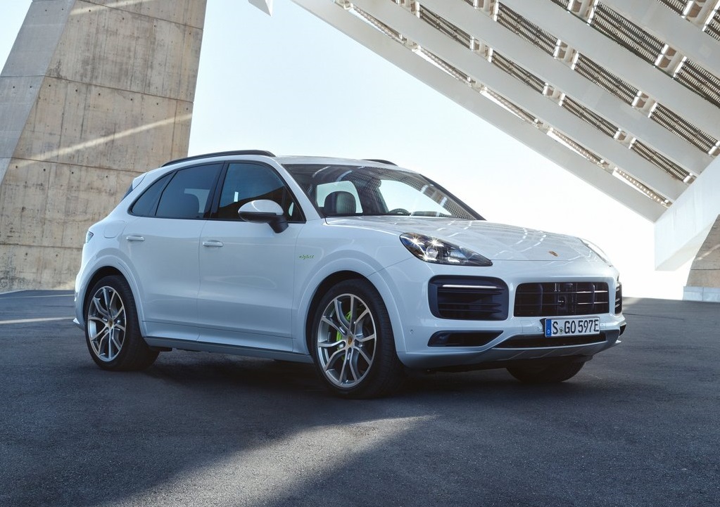 2019 PORSCHE CAYENNE HYBRID