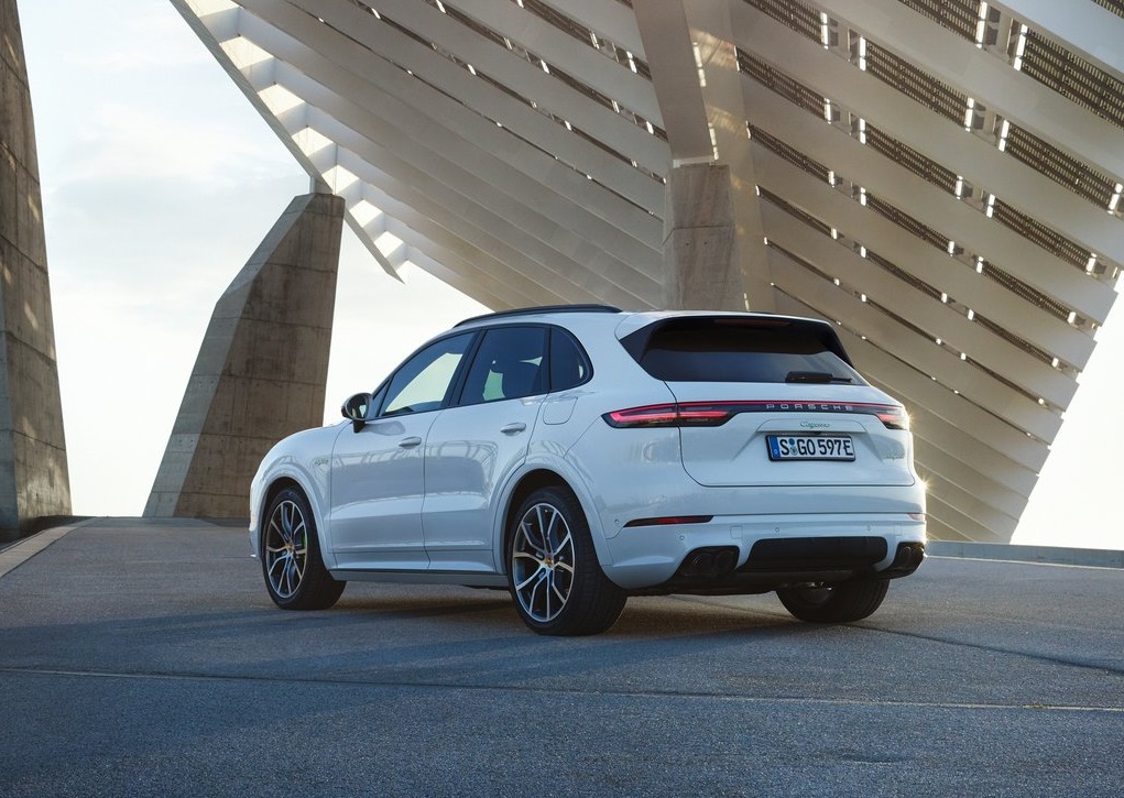 2019 PORSCHE CAYENNE HYBRID