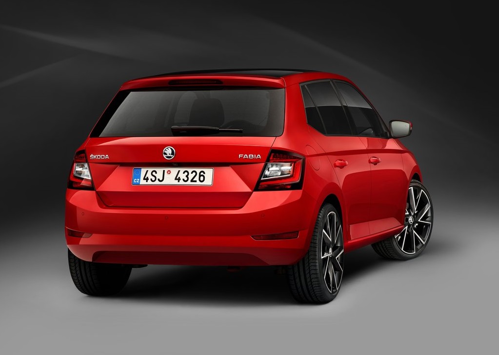 2021 SKODA FABIA-oopscars