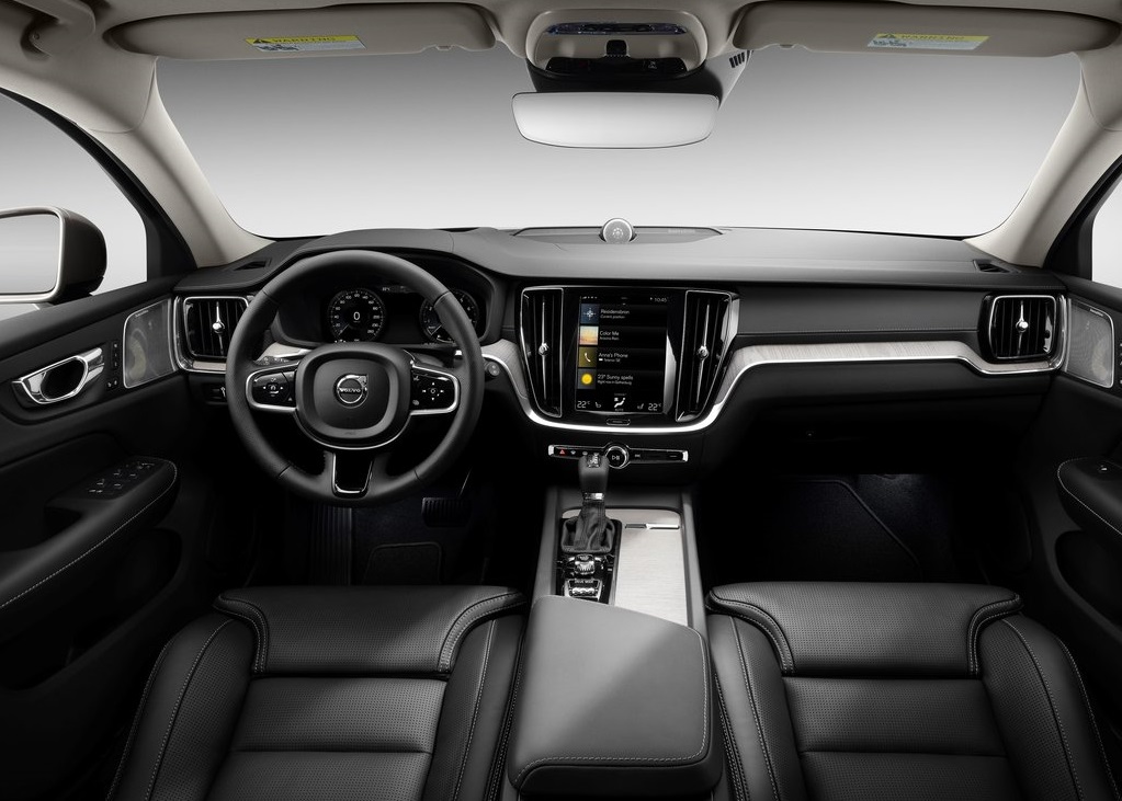 2019 VOLVO V60-oopscars