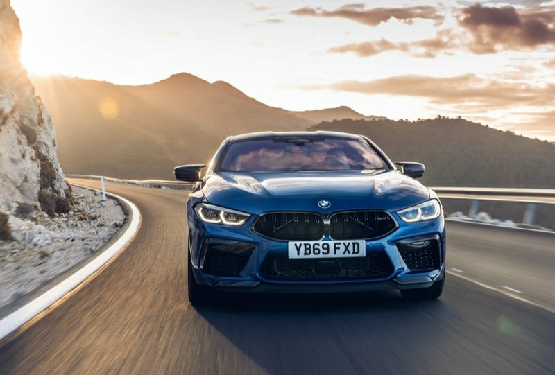 M8 Competition Coupe  -ön görünüm