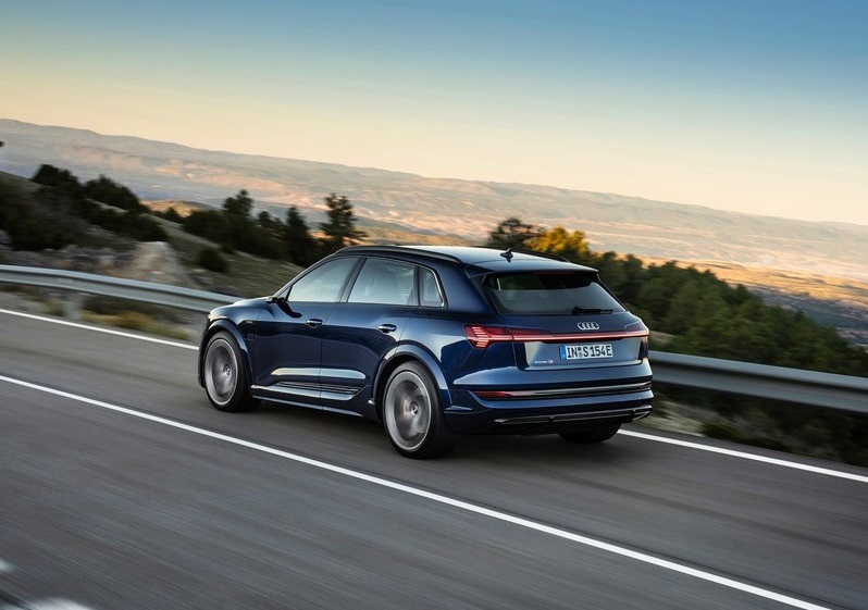 2021 AUDI e-tron S